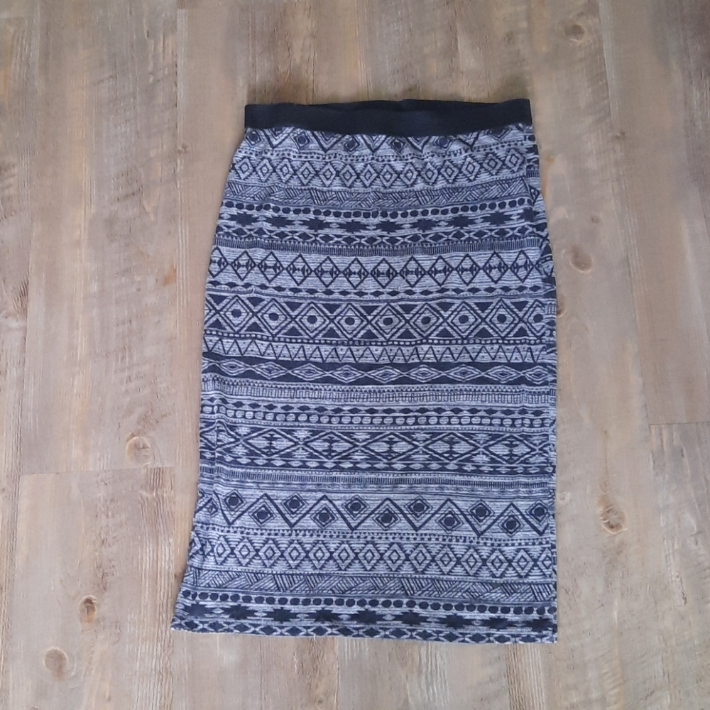 Pencil‎ skirt